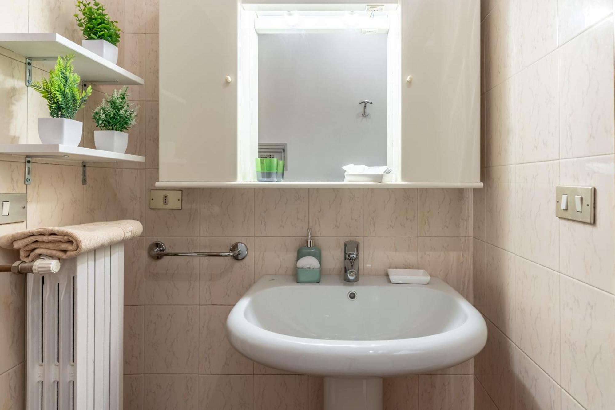 -Near Arena & Parking - Pet Friendly Historical Arena Palace Apartment Verona Exterior photo