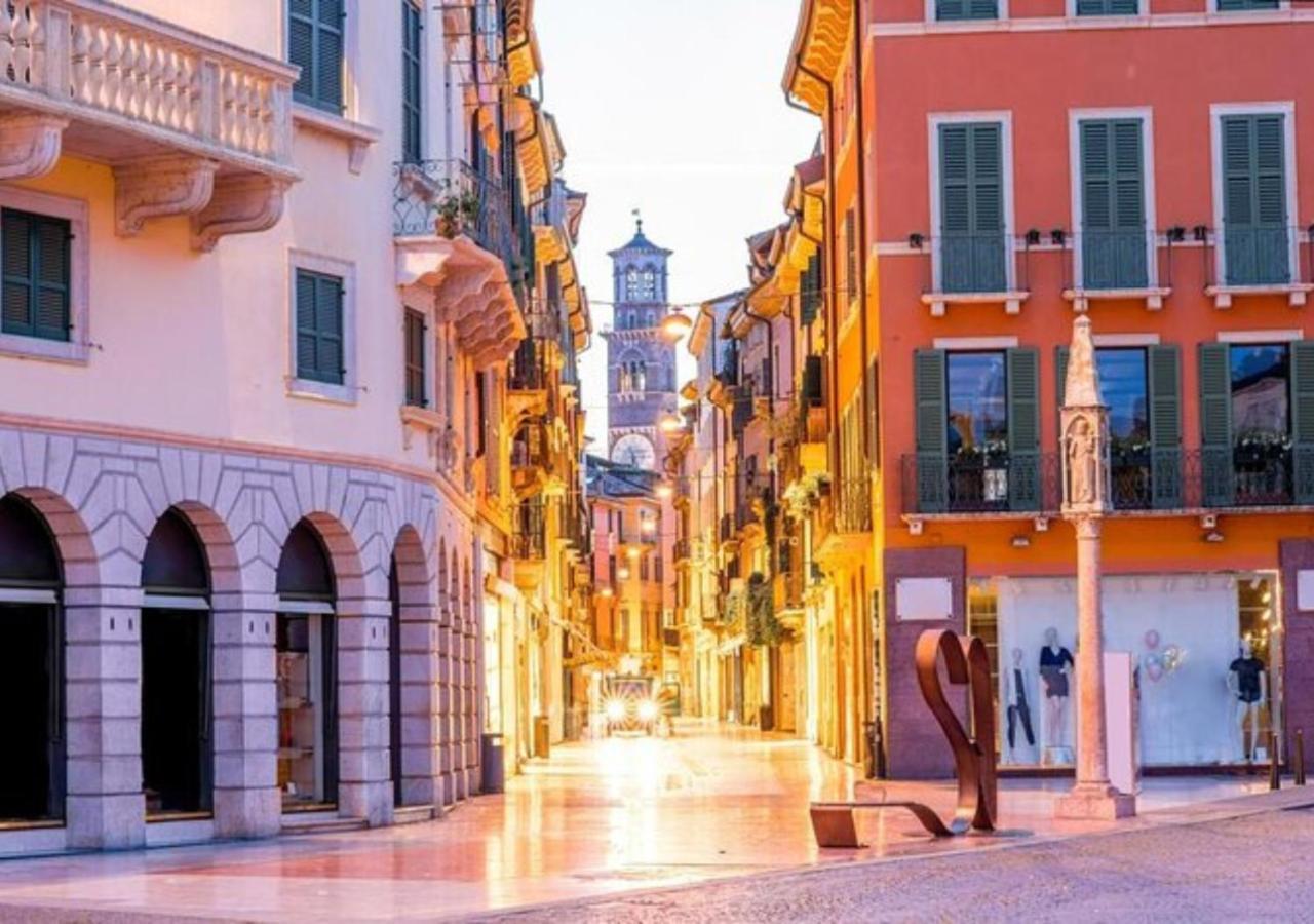 -Near Arena & Parking - Pet Friendly Historical Arena Palace Apartment Verona Exterior photo