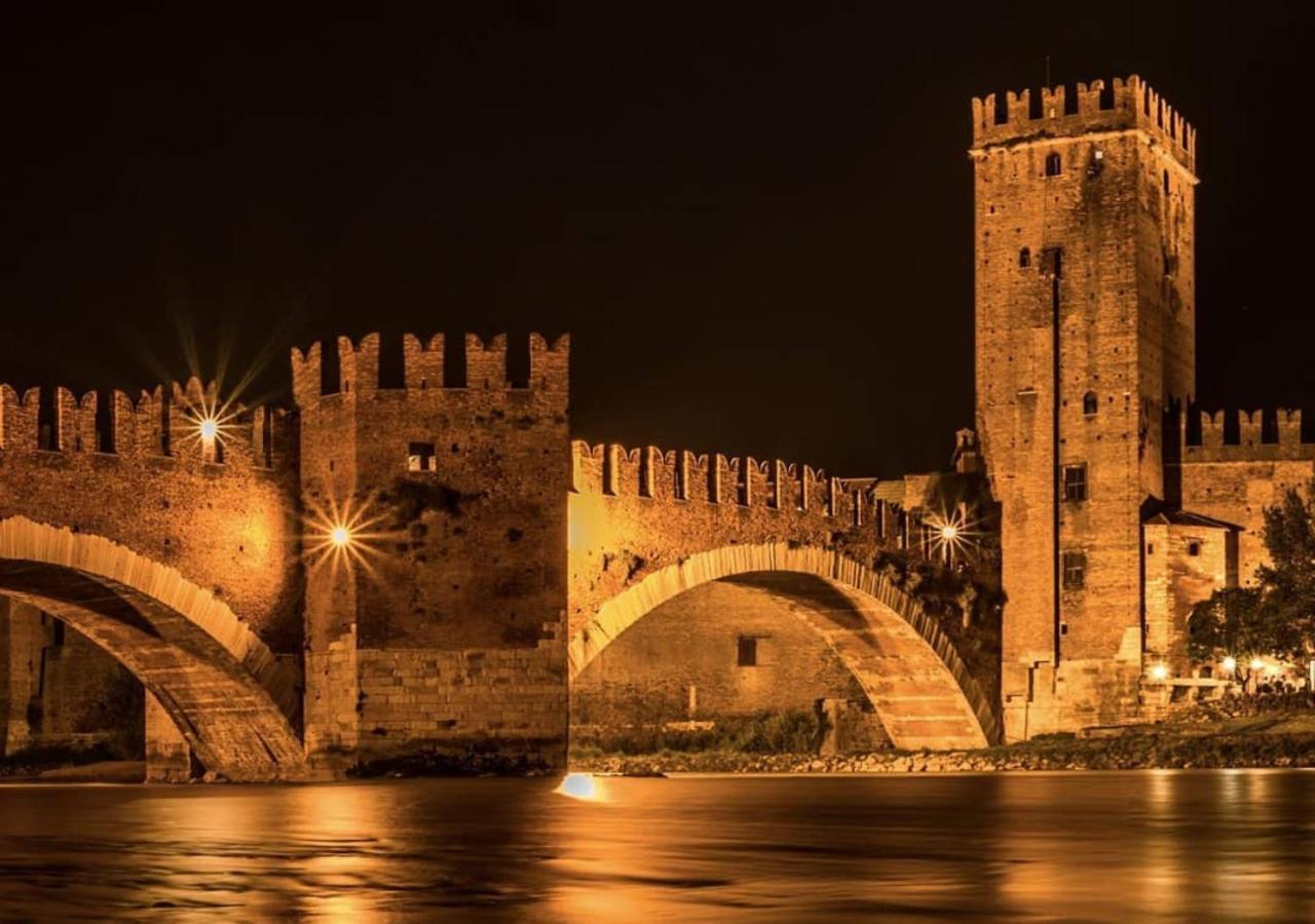 -Near Arena & Parking - Pet Friendly Historical Arena Palace Apartment Verona Exterior photo